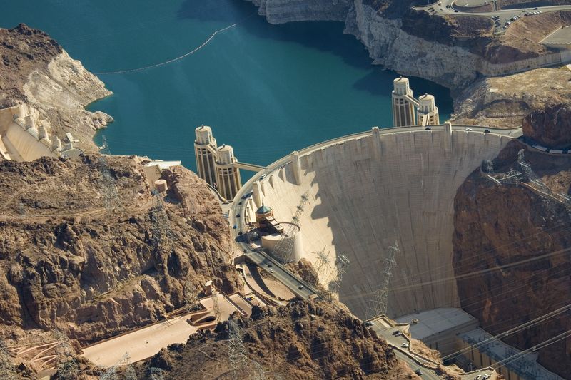 concrete-mixers-the-hoover-dam-and-lake-mead-min