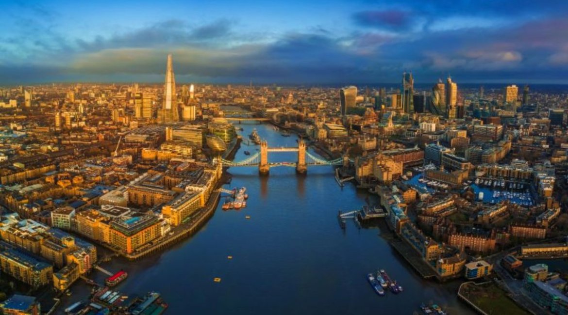 Cement Mixers-london-england-panoramic-aerial-skyline-view-of-london-including-iconic-tower-bridge-with-red-double-decker-bus-115202674-min