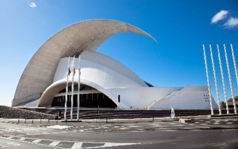 concrete-mixers-santiago-calatrava's-auditorium-min