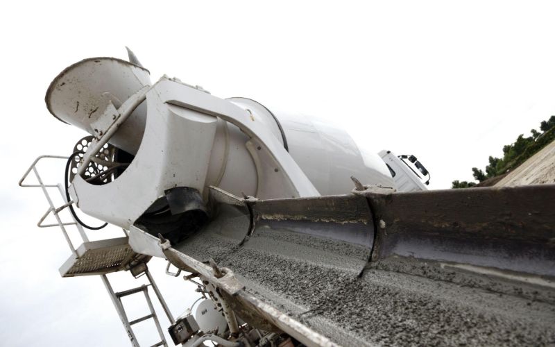 concrete-mixer-machine-pouring-concrete-min