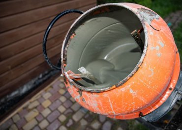 Choosing Cement Mixers: Honda Vs. Baumax