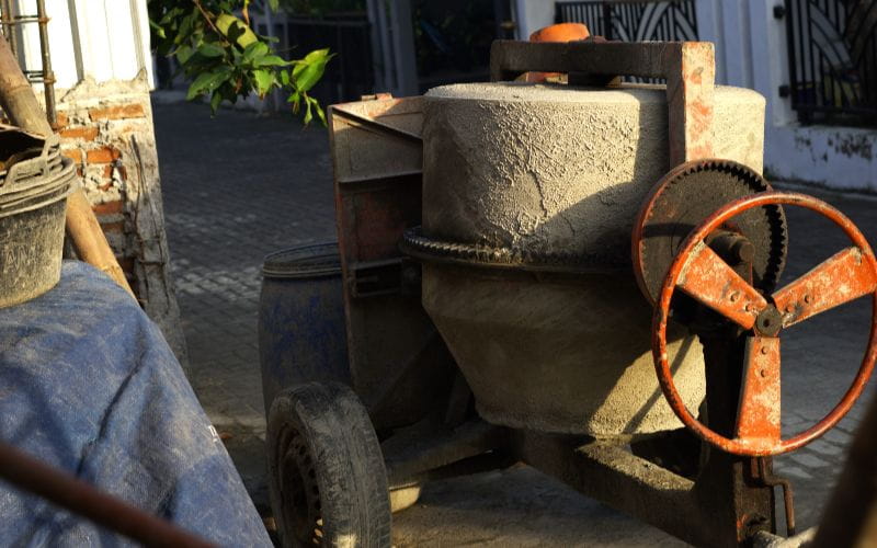 cement-mixers-in-a-construction-site-concrete-maker-machine-017895108730