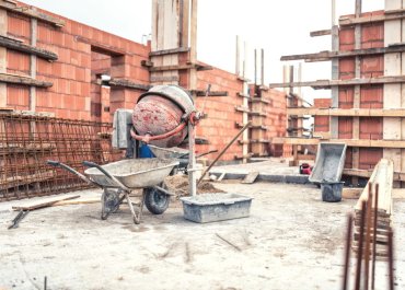 Cement Mixers And Team Efficiency: How Equipment Impacts Labour Allocation And Reduces Workforce Strain