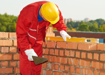 Concrete Mixers For Bricklaying Teams: What Size Is Practical?