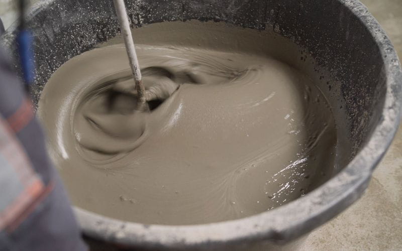 concrete-mixer-mixing-plaster-solution