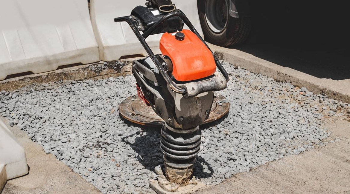 petrol-rammers-close-up-of-a-vibrating-rammer-on-the-road (1)