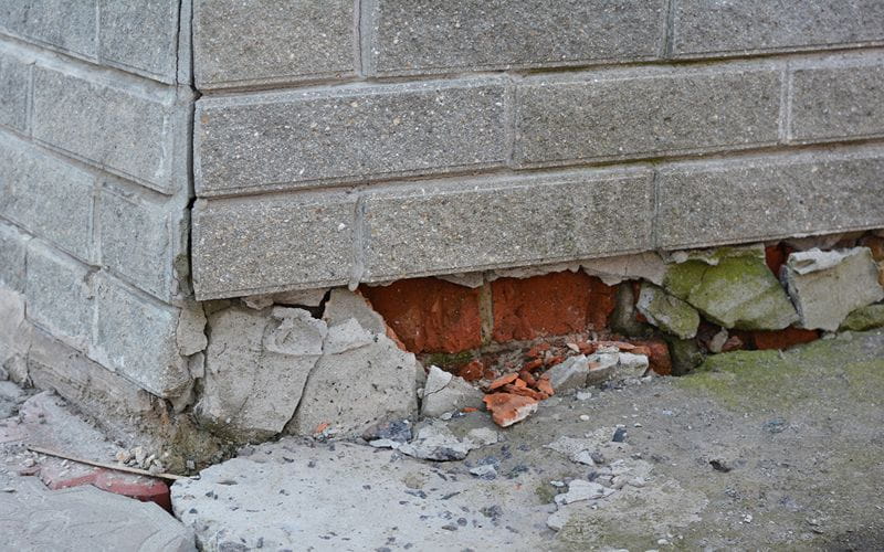 rammers-foundation-house-wall-damage-from-wetness-foundation-walls-with (1)
